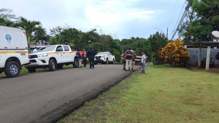 Autoridades realizaron las diligencias en la residencia.
