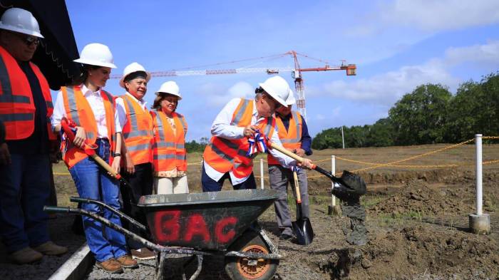Hoy se realizó la ceremonia de colocación de la primera piedra.
