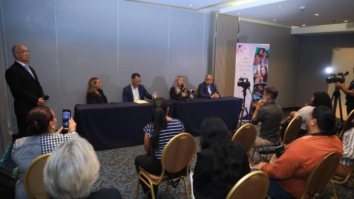 Familia de Marie Claire González habló ante los medios de comunicación.