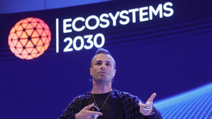 A CORUÑA, 03/10/25.- El vicepresidente de Mobile Robotics, Napo Montano durante su intervención en la quinta edición del foro internacional Ecosystems 2030 que se celebra este viernes en A Coruña y se centra en la inteligencia artificial, la innovación, la sostenibilidad y el entretenimiento. EFE/Cabalar