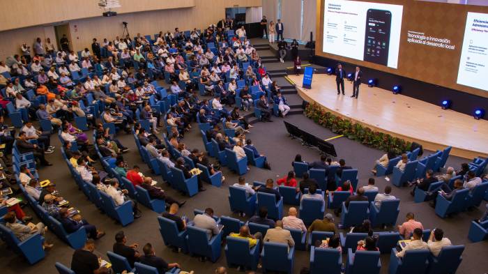 Alcaldes y representantes se empapan de tecnología e innovación