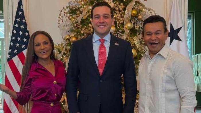 El embajador Kevin Marino Cabrera compartió un almuerzo y buena vibra con Samy y Sandra Sandoval.