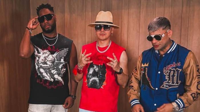 Redes Sociales/@makano507