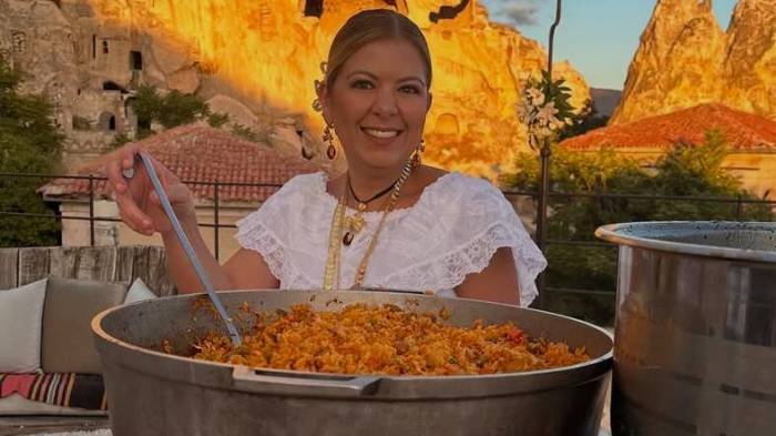 Redes Sociales/@delyannearjona