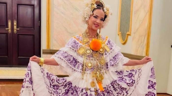 Redes Sociales/@adamarilopez