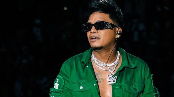 Eddy Lover es señalado en Bolivia por supuesto incumplimiento de contrato.