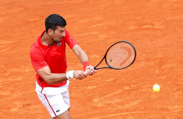Djokovic domina sobre la tierra batida