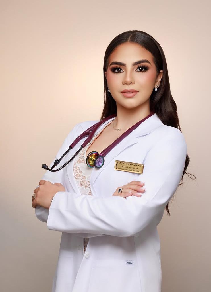 Sofía Ureña: de lanzar besitos en el Carnaval tableño a ponerse la bata blanca