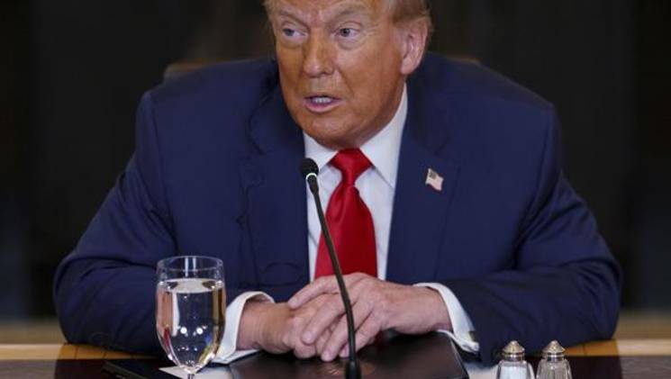 El presidente de Estados Unidos, Donald Trump anunció la aplicación de un arancel del 50 % a las importaciones de Brasil en represalia por el proceso judicial contra el expresidente brasileño Jair Bolsonaro (2019-2023).