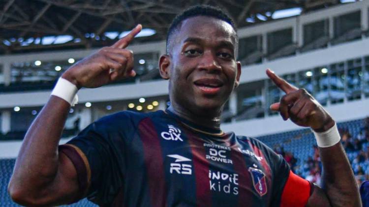 Jugó la Copa Oro y la eliminatoria con la selección de Panamá y será uno de los que irá al Mundial.