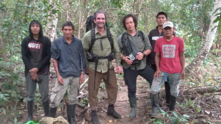 Corresponsales del New York Times cruzan a pie de Gunayala a Wargandi