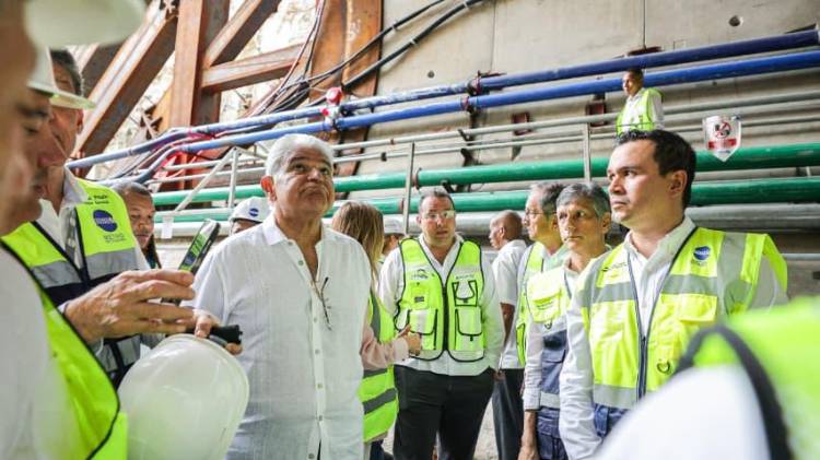 Presidente José Raúl Mulino junto a directivos del Metro de Panamá realizaron hoy un recorrido por el túnes de la Línea 3 del Metro para verificar los avances de la obra que beneficará a los residentes de Panamá Oeste.