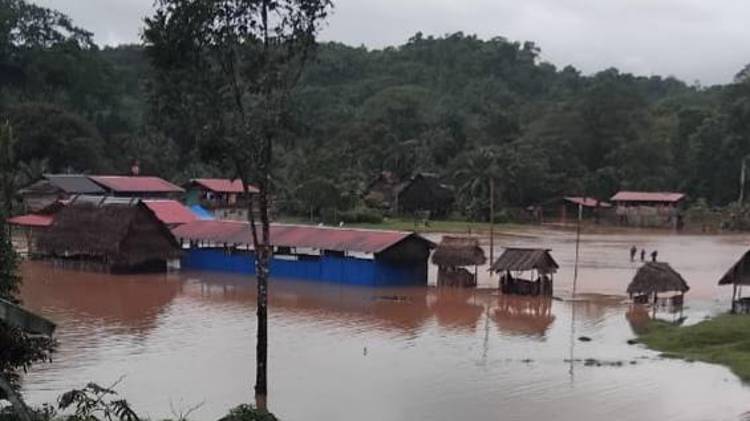 Inundaciones en Nueva Lucha fueron provocadas por las fuertes lluvias que se registran desde el lunes.