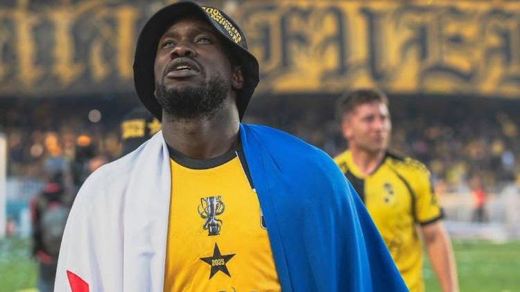 El panameño en el pasado ha sido tentado por clubes de los llamados grandes de Chile, entre ellos Colo Colo.