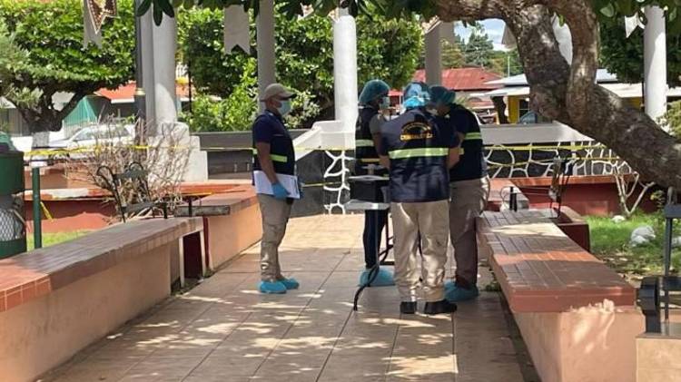 Una joven universitaria fue asesinada a puñaladas por su expareja en Aguadulce.
