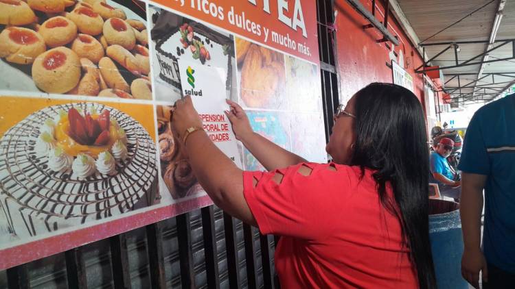 Minsa le cae de sorpresa a locales en Cerro Batea y cierra panadería