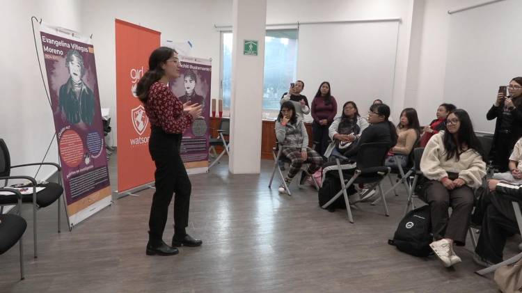 Taller organizado por la Fundación Abertis y UNICEF en Ciudad de México para reducir la brecha de género en las carreras STEM, donde, según datos de la OCDE, solo un tercio -entre el 30 y el 35 %- son mujeres. EFE