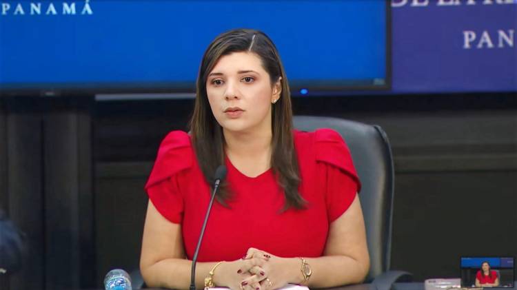 La ministra de Trabajo, Jackeline Muñoz.