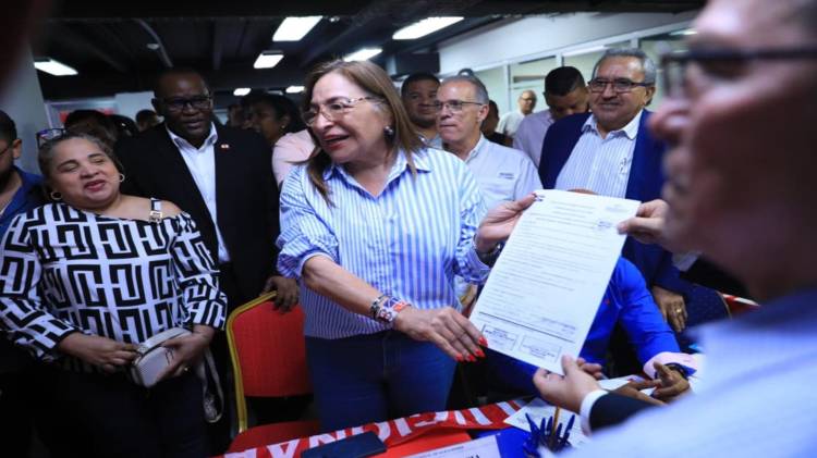 Balbina Herrera durante su postulación para la Secretaría General del PRD.