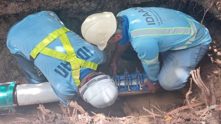 Tomar las medidas necesarias para el almacenamiento de agua segura.