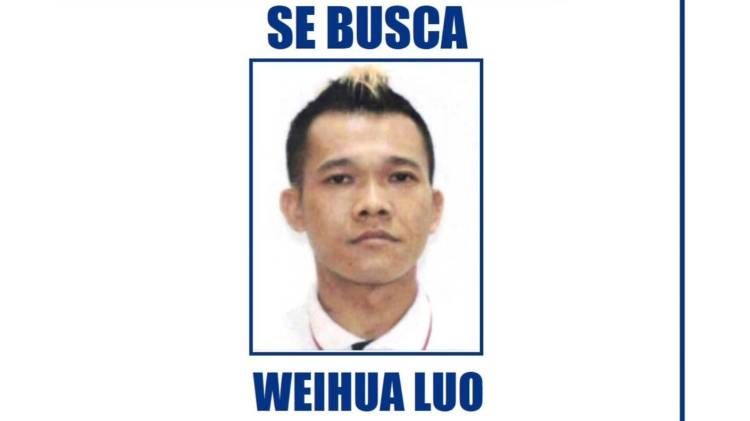 La Fiscalía Metropolitana solicita apoyo ciudadano para ubicar a Weihua Luo, requerido por delito de falsificación.