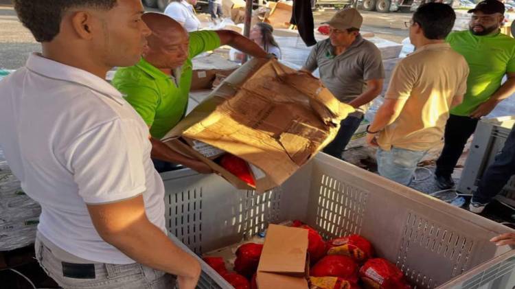 Dirigida a beneficiar a las poblaciones insulares y las comunidades costeras del país.