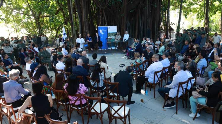 Los participantes podrán realizar visitas de campo.