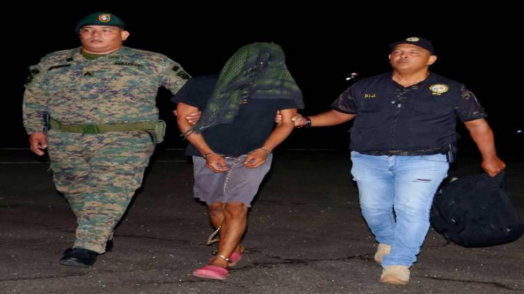 El hombre fue puesto a disposición de las autoridades competentes.