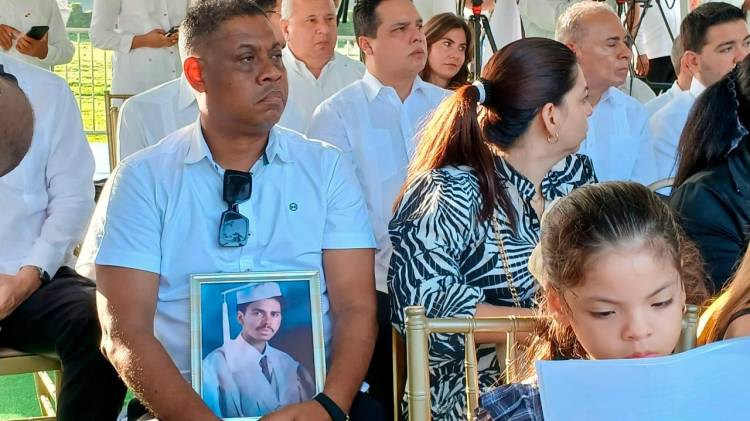 Familiares de los caídos y sobrevivientes recuerdan el día como si hubiera sido ayer.