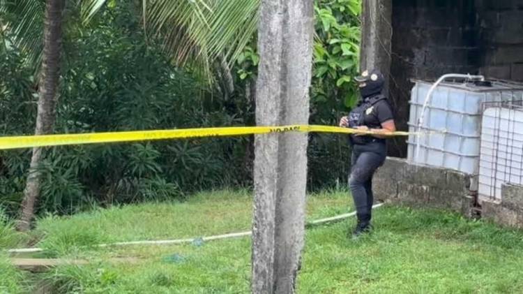 Autoridades realizan diligencias en el área boscosa donde fue hallado el cuerpo en Buena Vista, Colón.