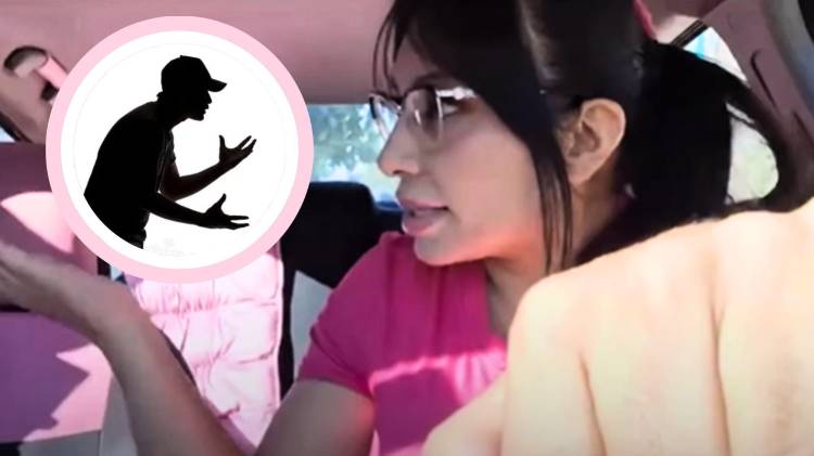 [VIDEO] Pasajero rechaza taxi de plataforma por su color rosado