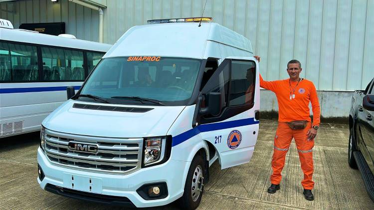 Entrega de nuevos equipos y vehículos que fortalecerán la capacidad de respuesta ante emergencias en todo el país.