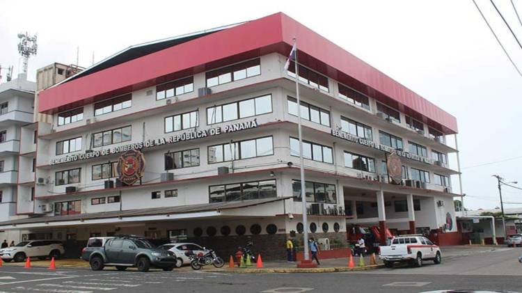 La rápida intervención permitió controlar el incidente sin que se registrara propagación del fuego.