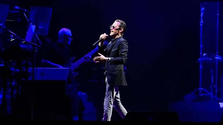 Marc Anthony emocionó al público al cierre del Festival Náutico, con una presentación que ya es viral en redes.