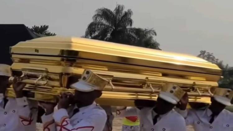 La ceremonia fue celebrada el viernes 12 de diciembre de 2025.