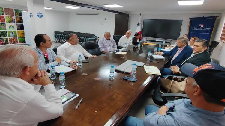 ANDIA se reunió con el Ministro de Desarrollo Agropecuario, Roberto Linares y su equipo.