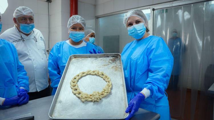 Venta roscas tradicionales de fin de año en el Cefere