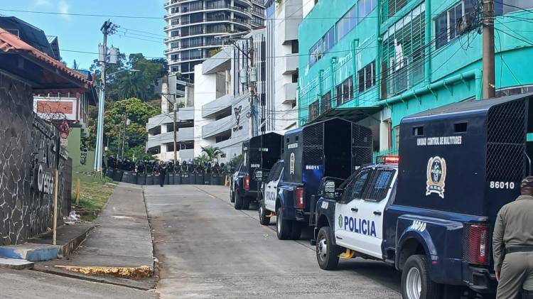 La Policía cerró el paso alegando razones de seguridad y orden público.