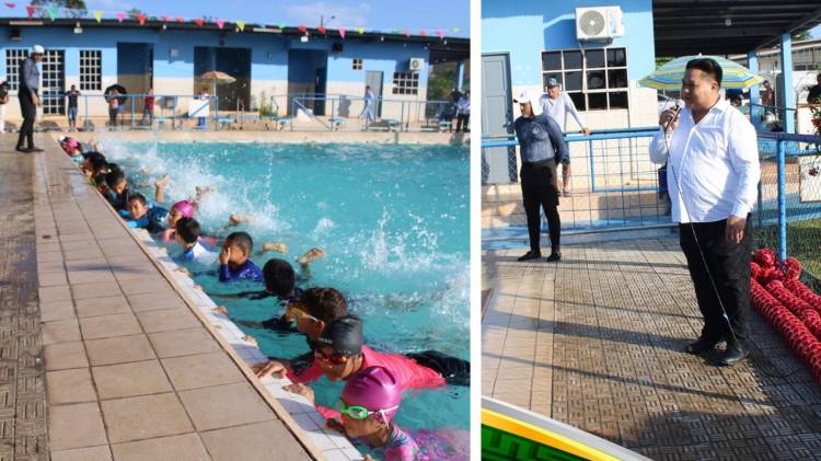 El alcalde asistió a la graduación del curso de verano de natación del club Burbujas Marinas.