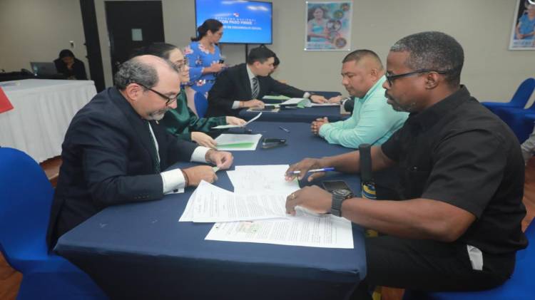 La entidad llevó a cabo la séptima entrega de cheques y la primera correspondiente al año 2026.