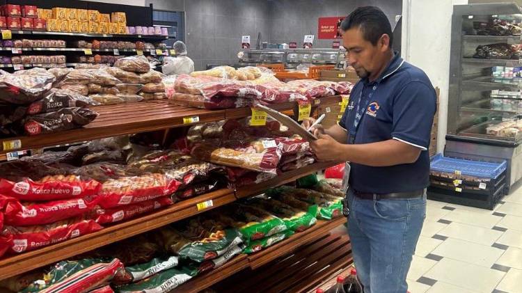 La Acodeco todos los años en esta época, monitorea los precios de 15 categorías distintas de productos para una cena básica de Navidad.