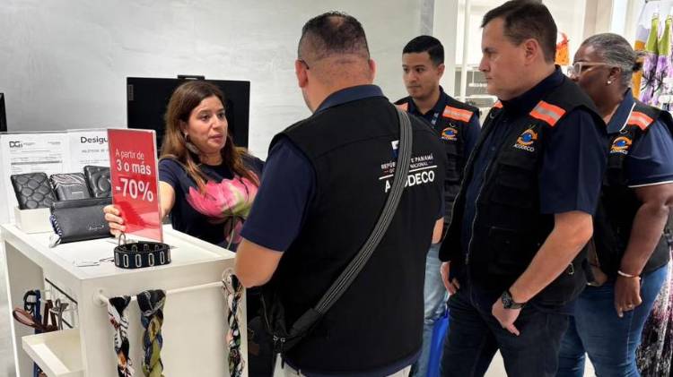 Acodeco alerta por compras de última hora en Navidad