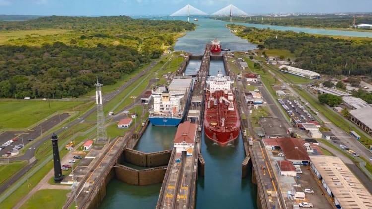 Canal de Panamá. ¿Qué le ocurrió a uno de sus buzos?
