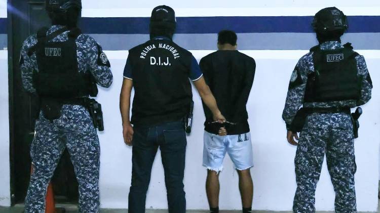 La camioneta de Esteban de León fue encontrada quemada en el sector de Malengue en Pacora.