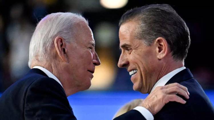 Joe Biden junto a su hijo Hunter Biden.