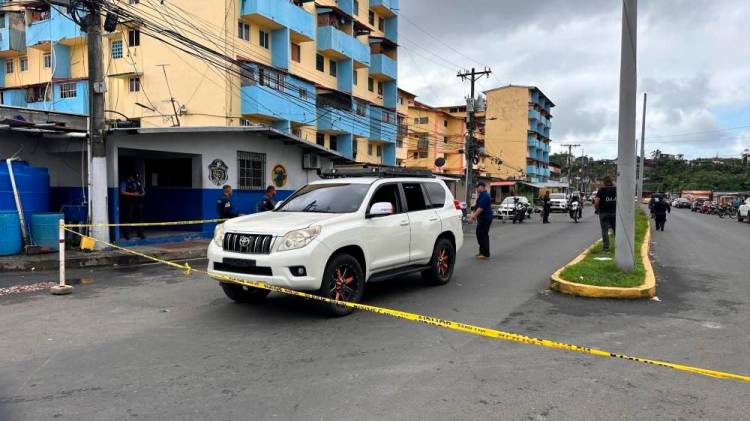 Gerardo Rodríguez iba en su auto cuando murió en medio de una balacera en La Feria de Colón.