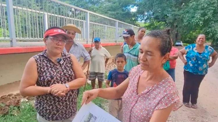 Moradores pinden apoyo urgente del MOP.