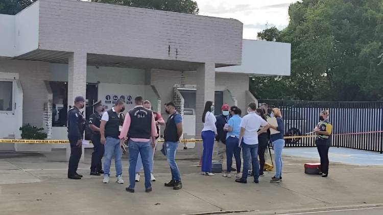 El asesinato del seguridad Roberto Contreras en David quedó registrado en cámaras de videovigilancia.