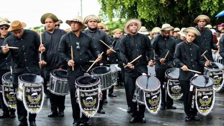 El Gran Desfile de Bandas Independientes comienza a las 11:00 de la mañana de este domingo.