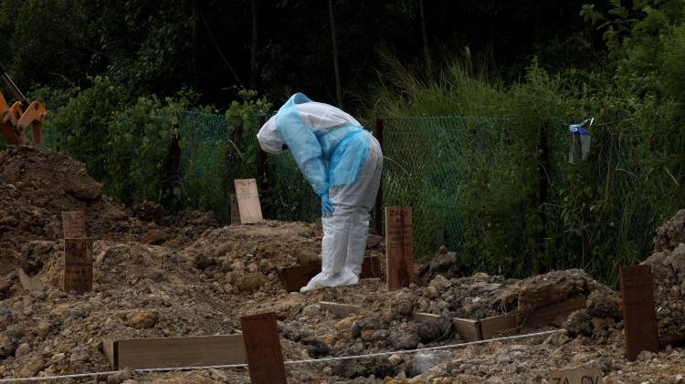El Ministerio Público se mantiene en el lugar para tratar de esclarecer de quién se trata